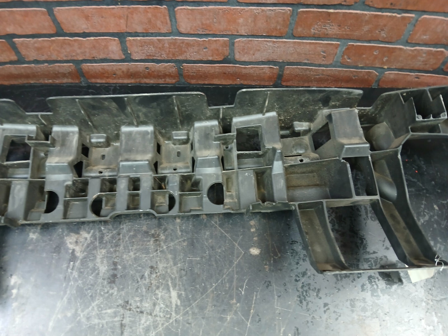 2012 Dodge Charger Front Bumper Impact Energy Absorber Support Bracket
