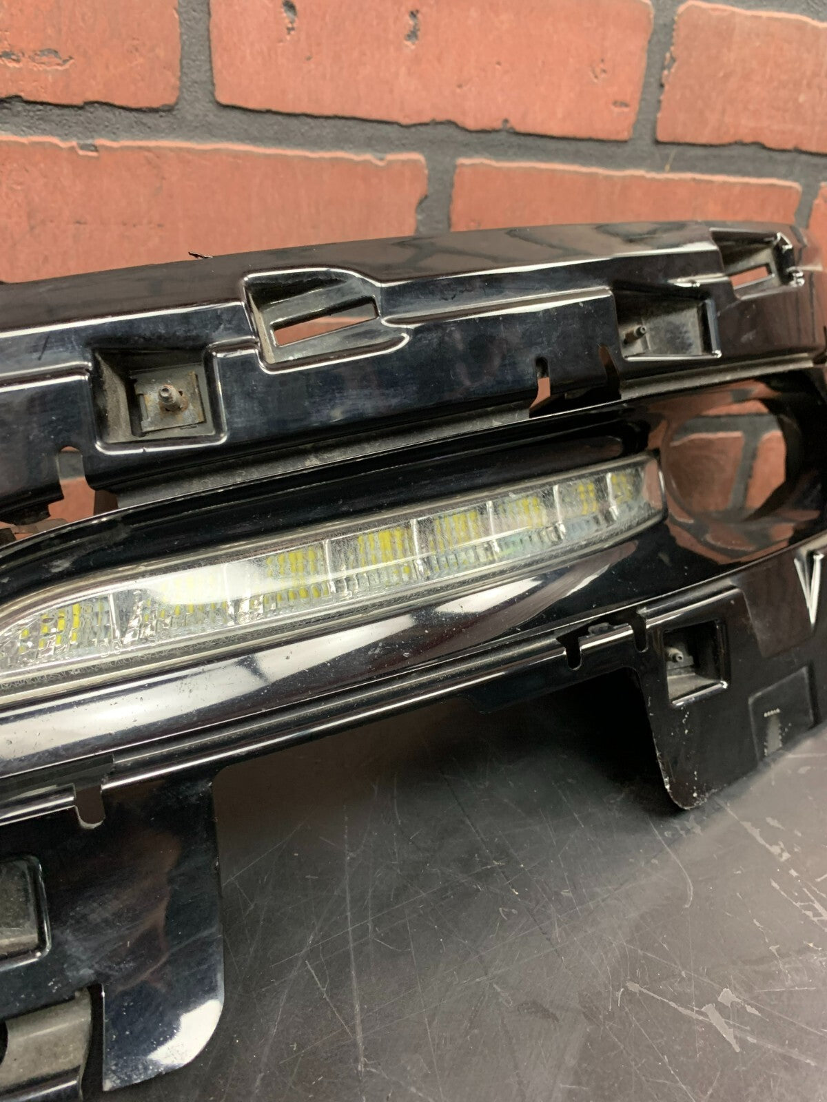 2014-15-16 jeep Grand Cherokee SRT Left side Daytime Running Light  Assembly