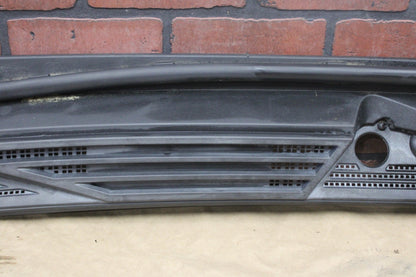 2007-2014 Cadillac Escalade Front Windshield Wiper Defroster Cowl Panel Molding