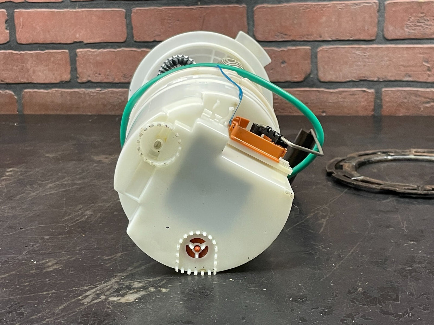 Fuel Pump Assembly Jeep Comander Grand Cherokee OEM 05143579AC