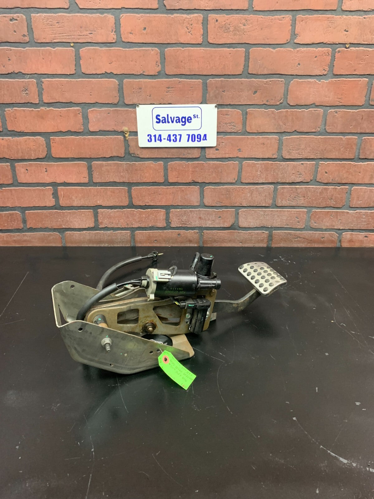 2007-2010 JEEP SRT 8 (also works for commander) FRONT BRAKE ASSEMBLY OEM WORKING