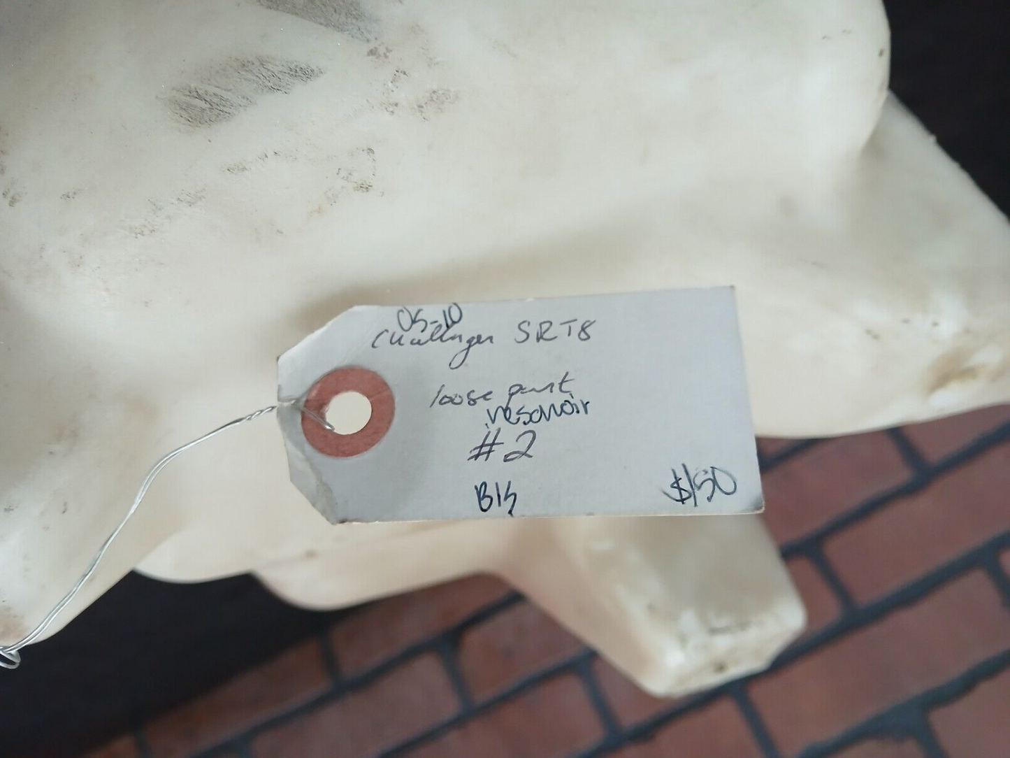 2005-07 Challenger/Charger/300 Windshield Washer Fluid Reservoir Tank 04806009aa