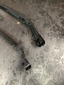 2015-2020 Dodge Challenger SRT Wind Shield Wiper Set Of 2 LH/RH OEM Mopar Bosch