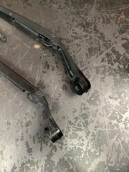 2015-2020 Dodge Challenger SRT Wind Shield Wiper Set Of 2 LH/RH OEM Mopar Bosch