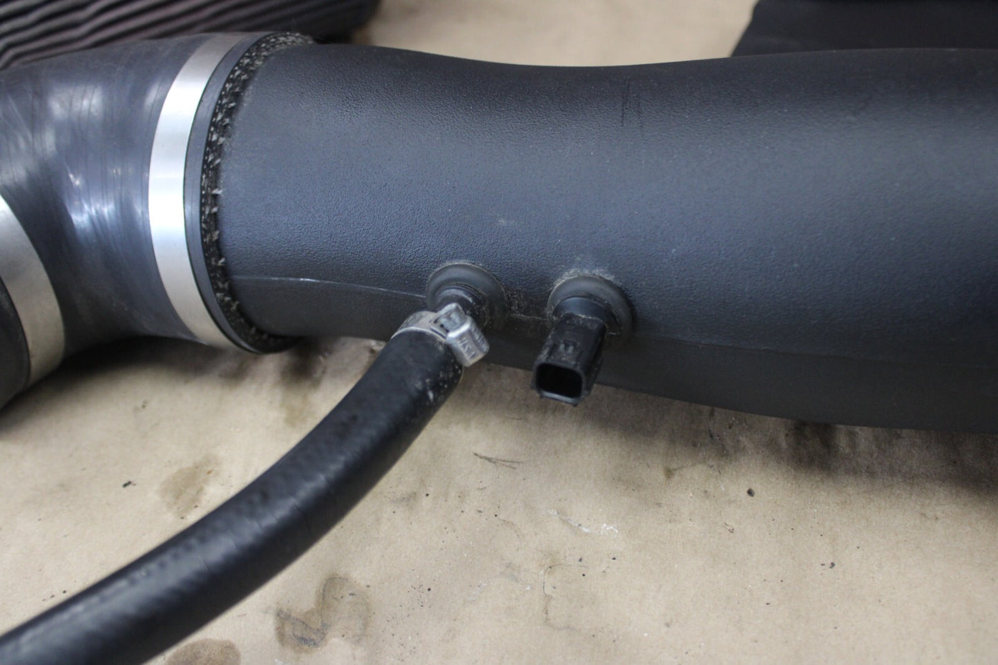 06-10 Jeep Grand Cherokee SRT8 JLT Air Intake Filter Hose Box Housing Assembly