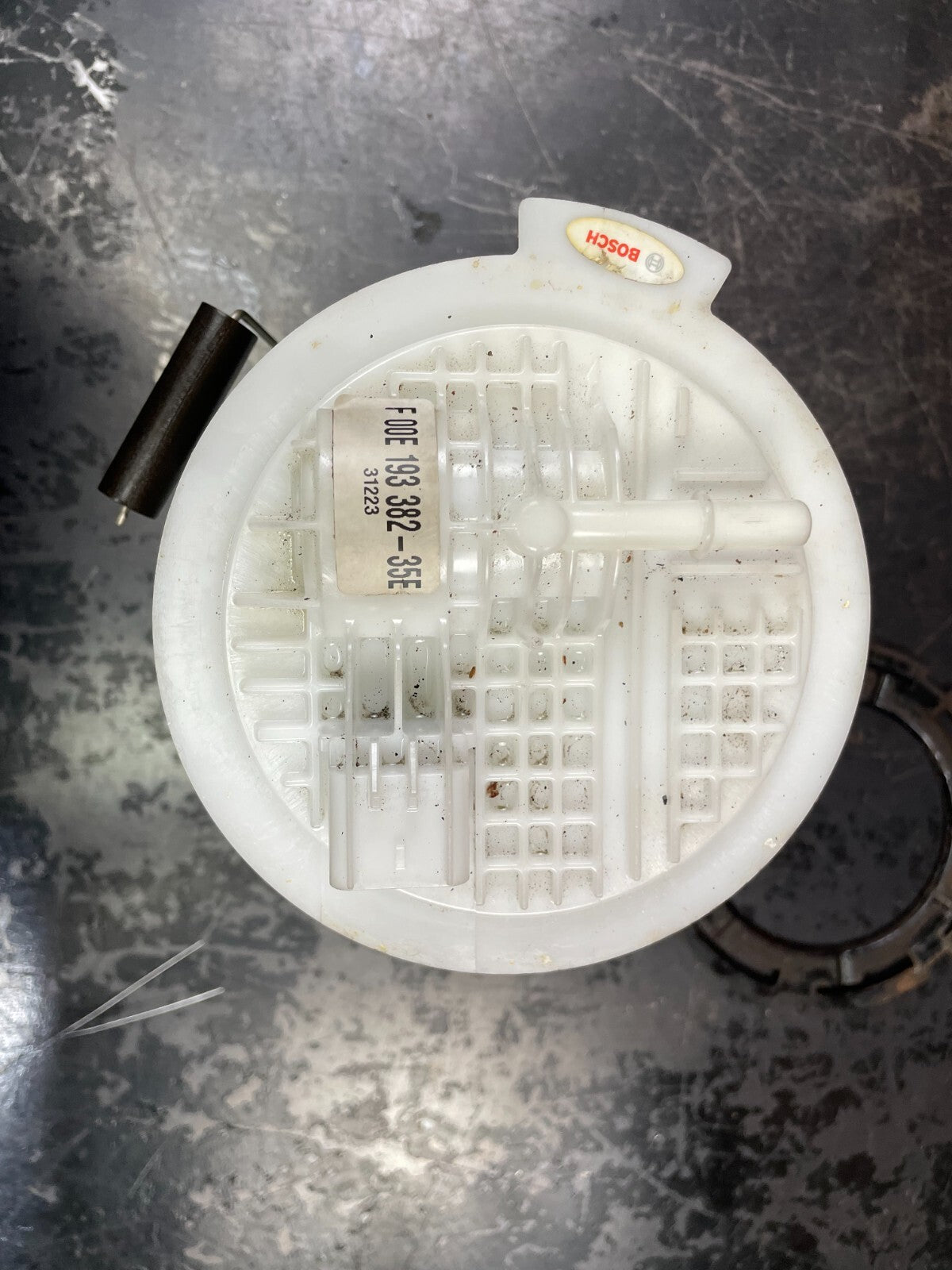 Fuel Pump Assembly Jeep Comander Grand Cherokee OEM 05143579AC