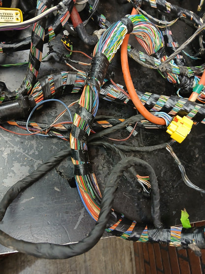 2013 Dodge Challenger Unified Body Wire Wiring Harness w/ Fuse Box 68156543ab