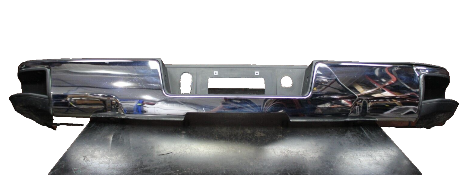 2014-2019 CHEVY SILVERADO/GMC SIERRA 1500 REAR BUMPER COVER STEP CHROME OEM DENT