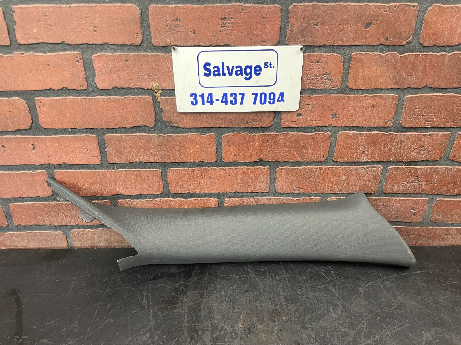 08-14 Callenger Windshield Molding R.H. Windshield Molding Right 1FW58XDVAG