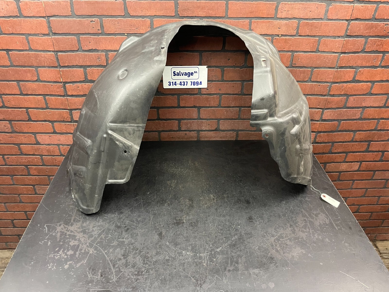 DODGE CHALLENGER R/T SCAT PACK 15-23 OEM FRONT RIGHT PASSENGER SPLASH SHIELD
