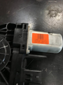 11-21 Jeep Grand Cherokee SRT Front Driver LH Window Regulator Motor 931401-101
