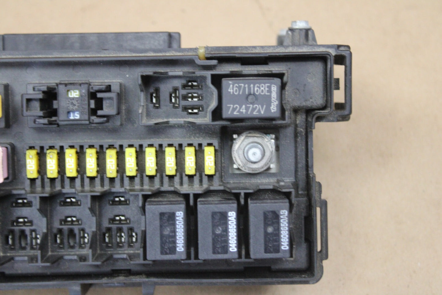 2007 Jeep Grand Cherokee Commander Fuse Box BCM Body Control Module 04692109AC