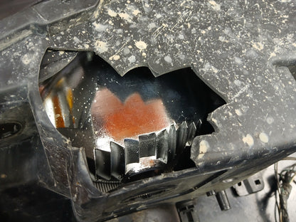 2007 Jeep Grand Cherokee Front Passenger RH Side Headlight Assembly DAMAGED