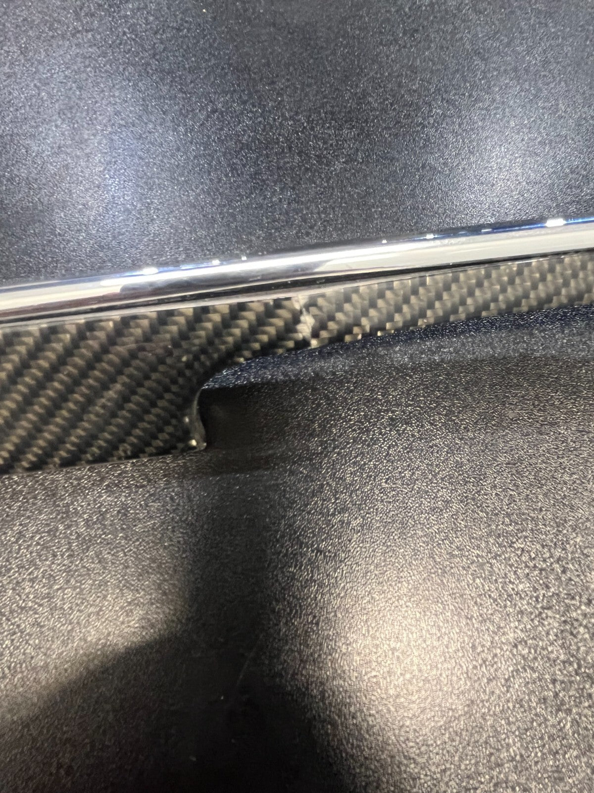 15-18 JEEP GRAND CHEROKEE SRT8 OEM FRONT LH DOOR PANEL CARBON FIBER TRIM Damaged