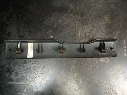 2008-2010 Jeep Grand Cherokee Commander Passenger RH Door Sill Trim 5jq20xdvab
