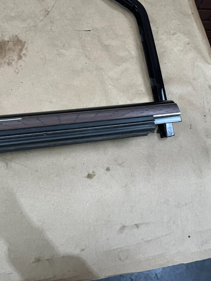 2008-2014 Cadillac Escalade Front Passenger RH Side Door Window Molding Trim