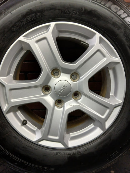 2018-2023 17" Jeep Wrangler Wheel/Tire 5vh23trmaa 17x7.5 9/32 Silver 5 Spoke