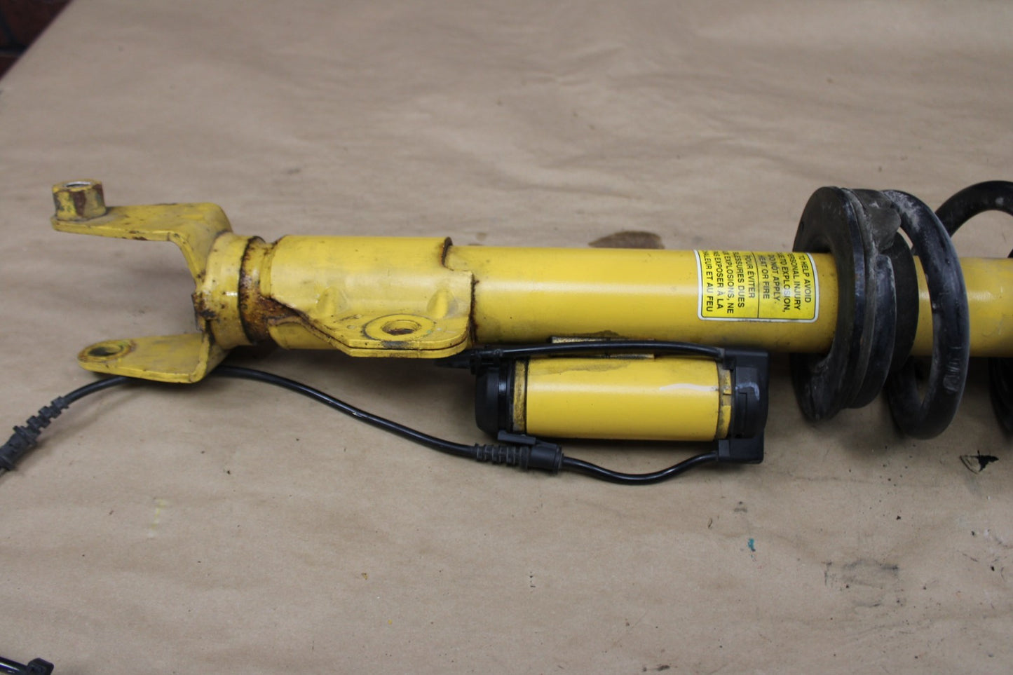 15-23 Dodge Challenger Front Passenger RH Shock Absorber Strut OEM 05181554AF