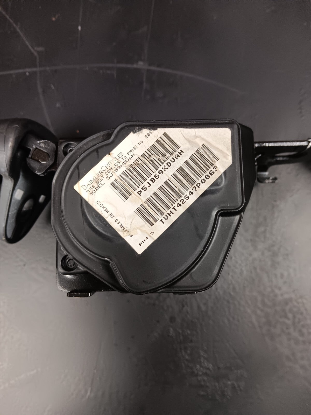 2008-2010 Jeep Grand Cherokee Rear Outer Driver LH Side Seatbelt 5jb59xdvah