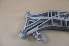 15-23 DODGE CHARGER AUTO TRANSMISSION 3.6 CROSSMEMBER MOUNT BRACKET 68170323AA