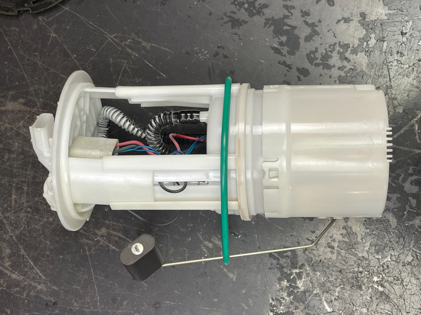 Fuel Pump Assembly Jeep Comander Grand Cherokee OEM 05143579AC