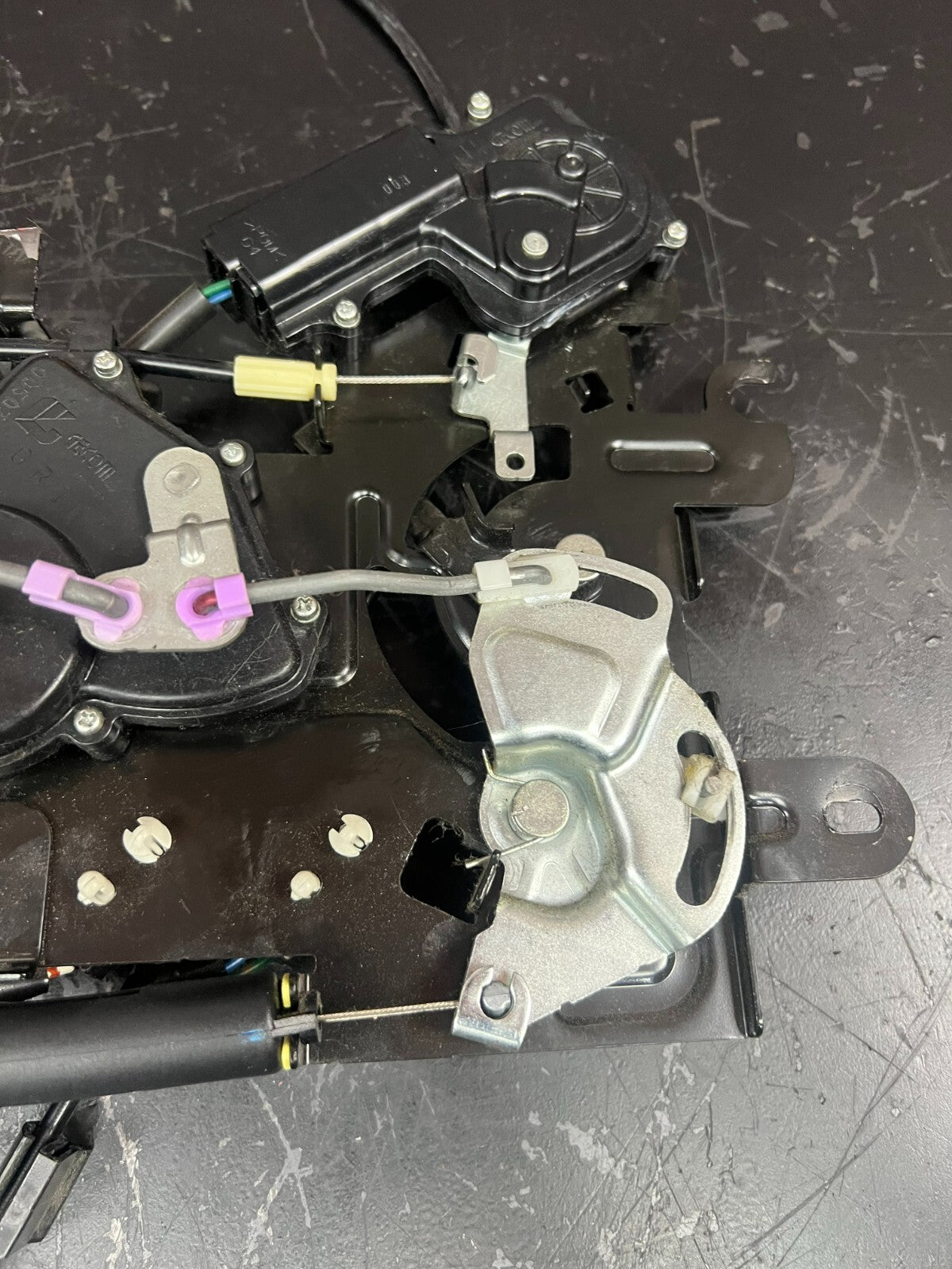 Saturn Sky Pontiac Solstice Trunk Lock Latch Release Actuator 06-10 OEM