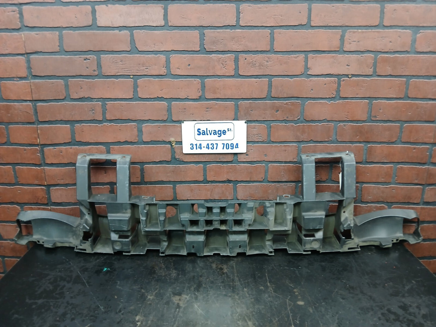 2012 Dodge Charger Front Bumper Impact Energy Absorber Support Bracket