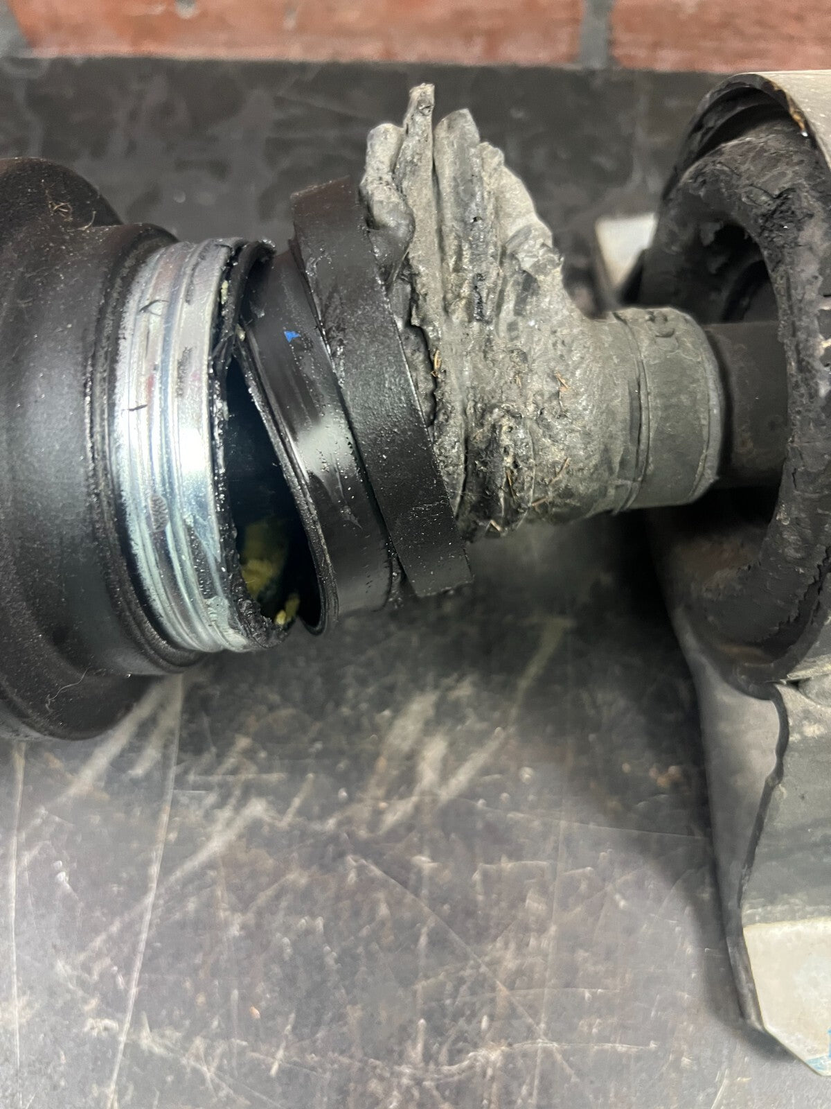 2015-2023 Dodge Challenger SRT 392 R/T Drive Shaft Assembly 42k Miles Damaged