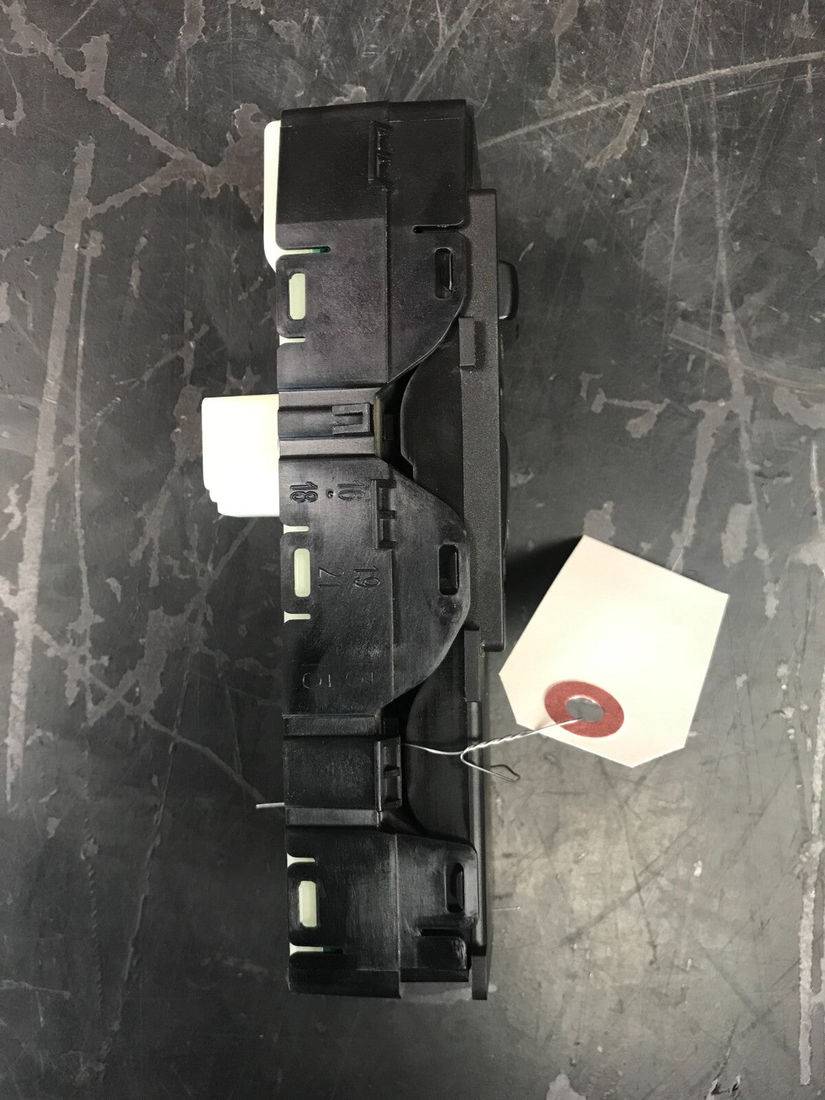 2008-2011 Dodge Challenger SRT Window & Door Lock Switch Assembly 04602784aa