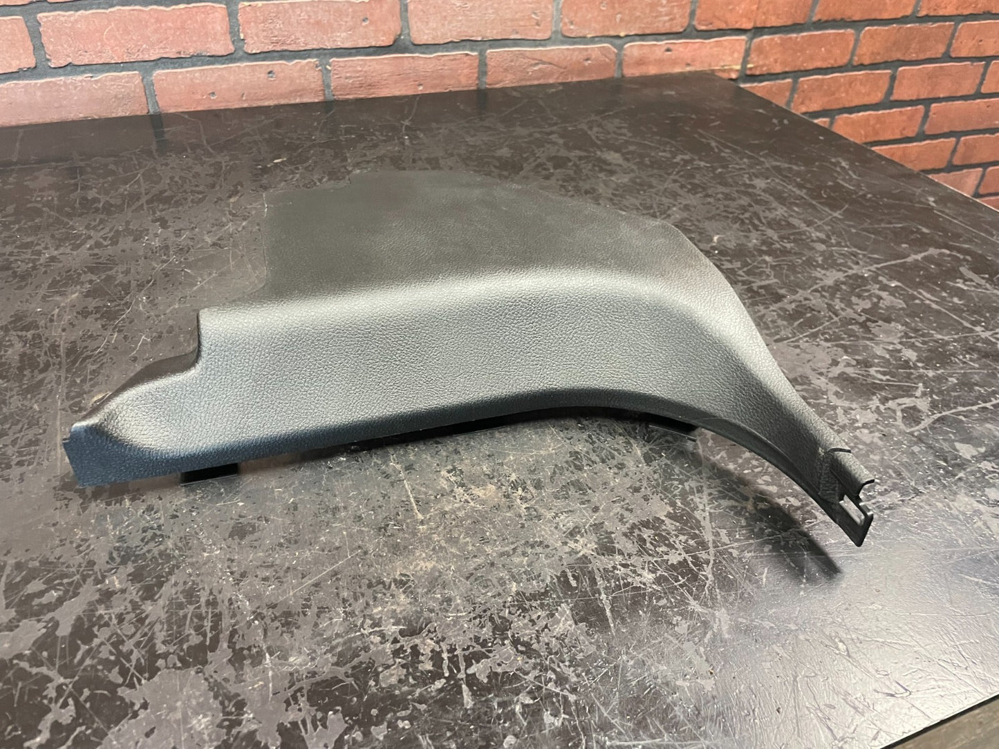 2014-2021 JEEP GRAND CHEROKEE FRONT LEFT SIDE KICK PANEL COVER TRIM OEM