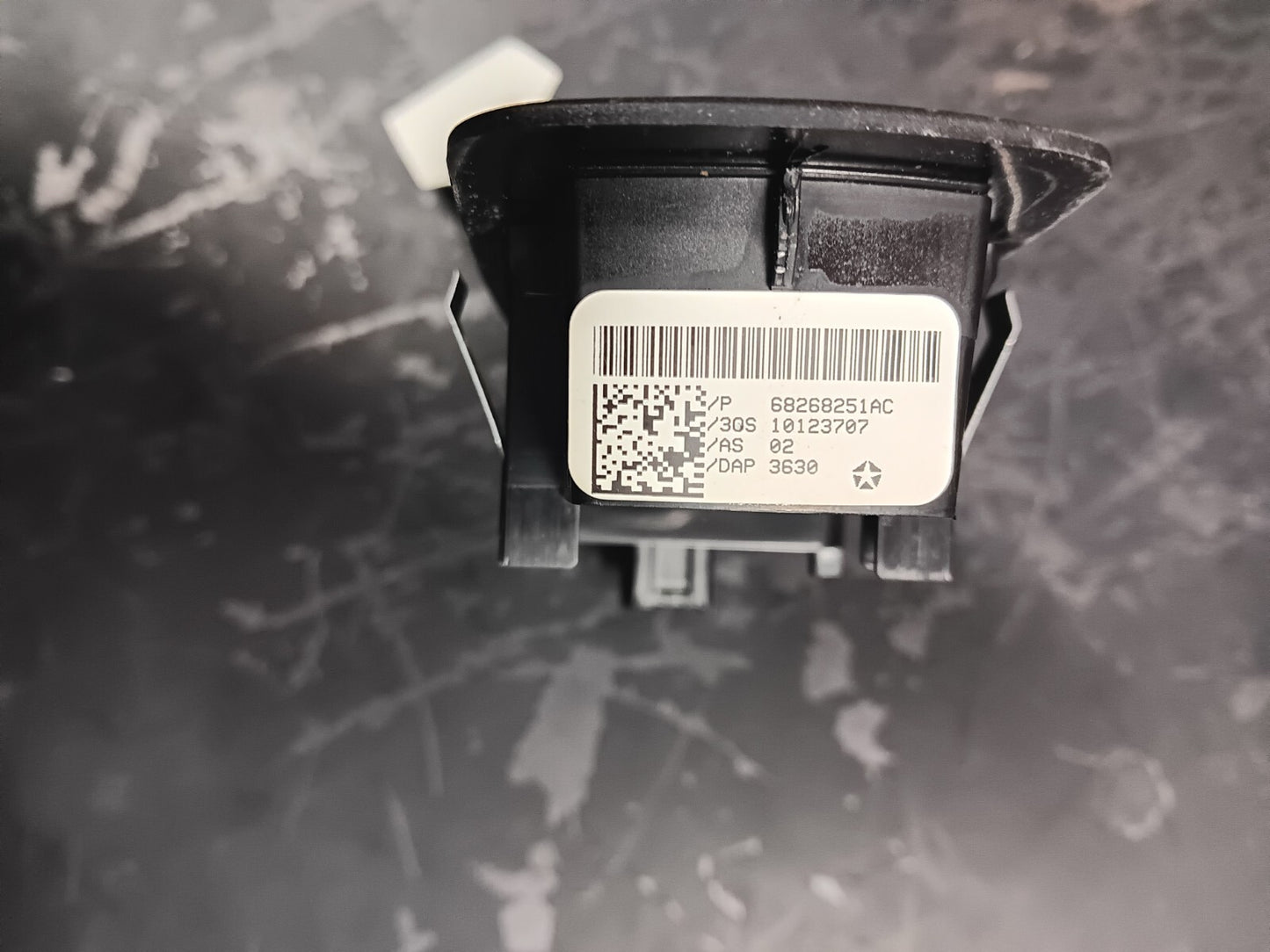 2015-2024 Jeep/Dodge/Chrysler/Ram Front Door/Window Switch w/ Bezel 68268251AC