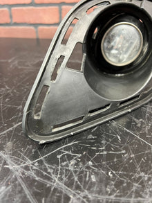 2015-2018 Dodge Charger SRT fog light with bezel RIGHT/Passenger 15LDSRT-1005