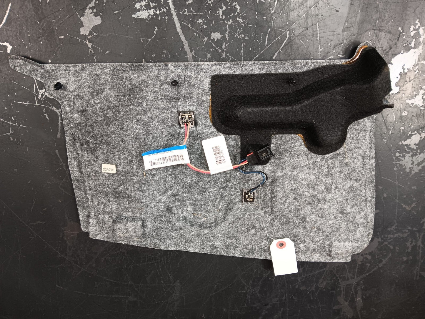 15-16 Challenger Passenger RH Side Instrument Panel Closeout Panel 68175184aa