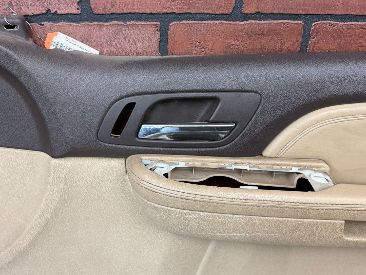 2007-2009 GMC YUKON ESCALADE OEM FRONT RIGHT PASSENGER INTERIOR DOOR PANEL BEIGE