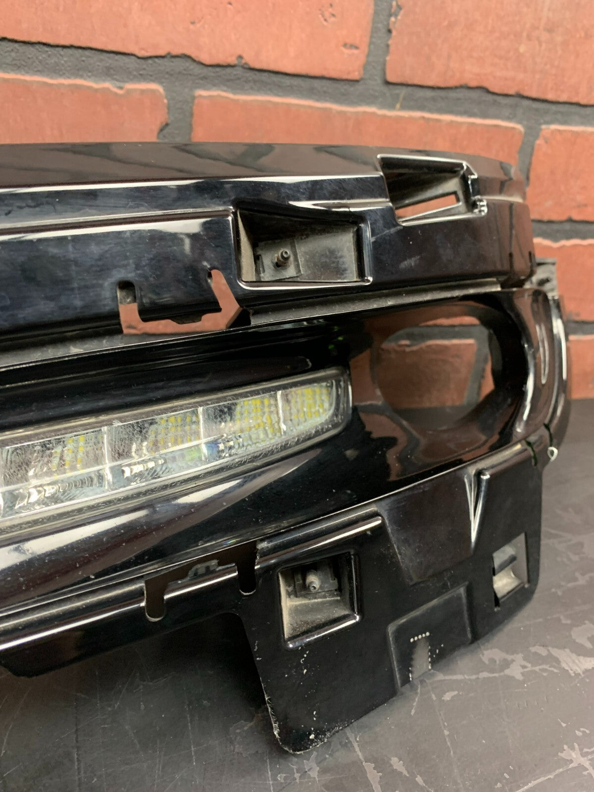 2014-15-16 jeep Grand Cherokee SRT Left side Daytime Running Light  Assembly