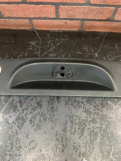 2015-2018 JEEP GRAND CHEROKEE REAR CARGO FLOOR SILL PLATE OEM I01049070BLR