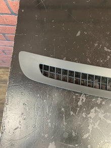 2014-2022 JEEP GRAND CHEROKEE UPPER DASH DEFROSTER GRILLE PANEL VENT OEM