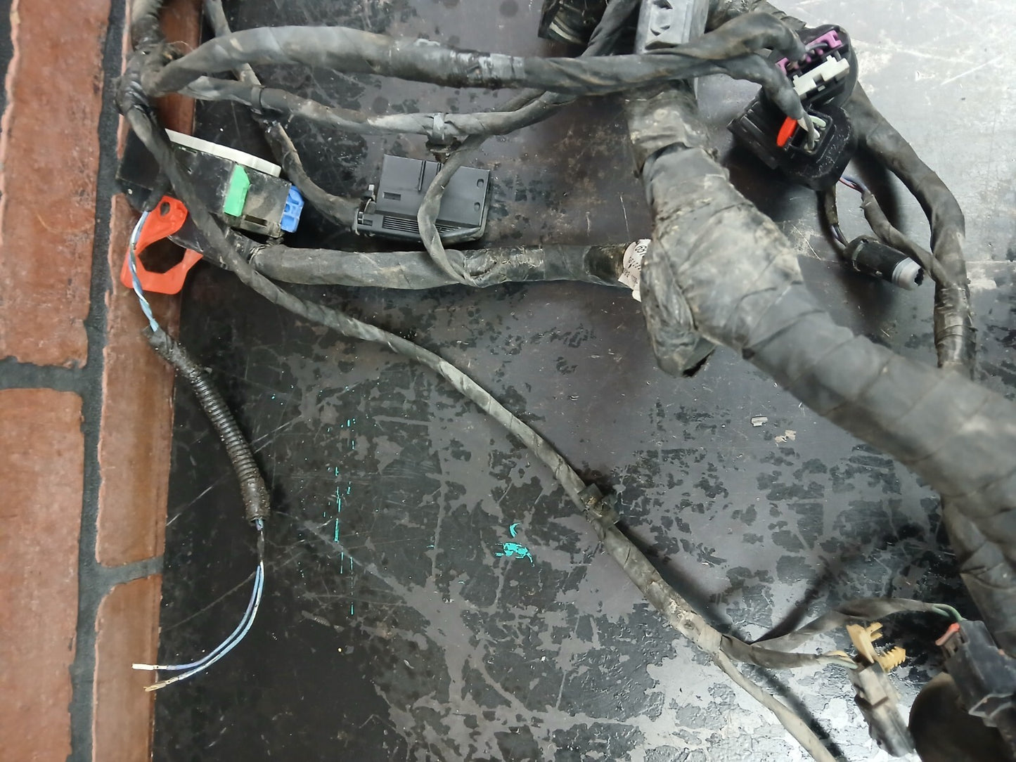 13 Dodge Challenger SRT Headlamp to Dash Wire Wiring Harness 68164174ab Damaged