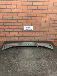 2015-2018 JEEP GRAND CHEROKEE REAR CARGO FLOOR SILL PLATE OEM I01049070BLR