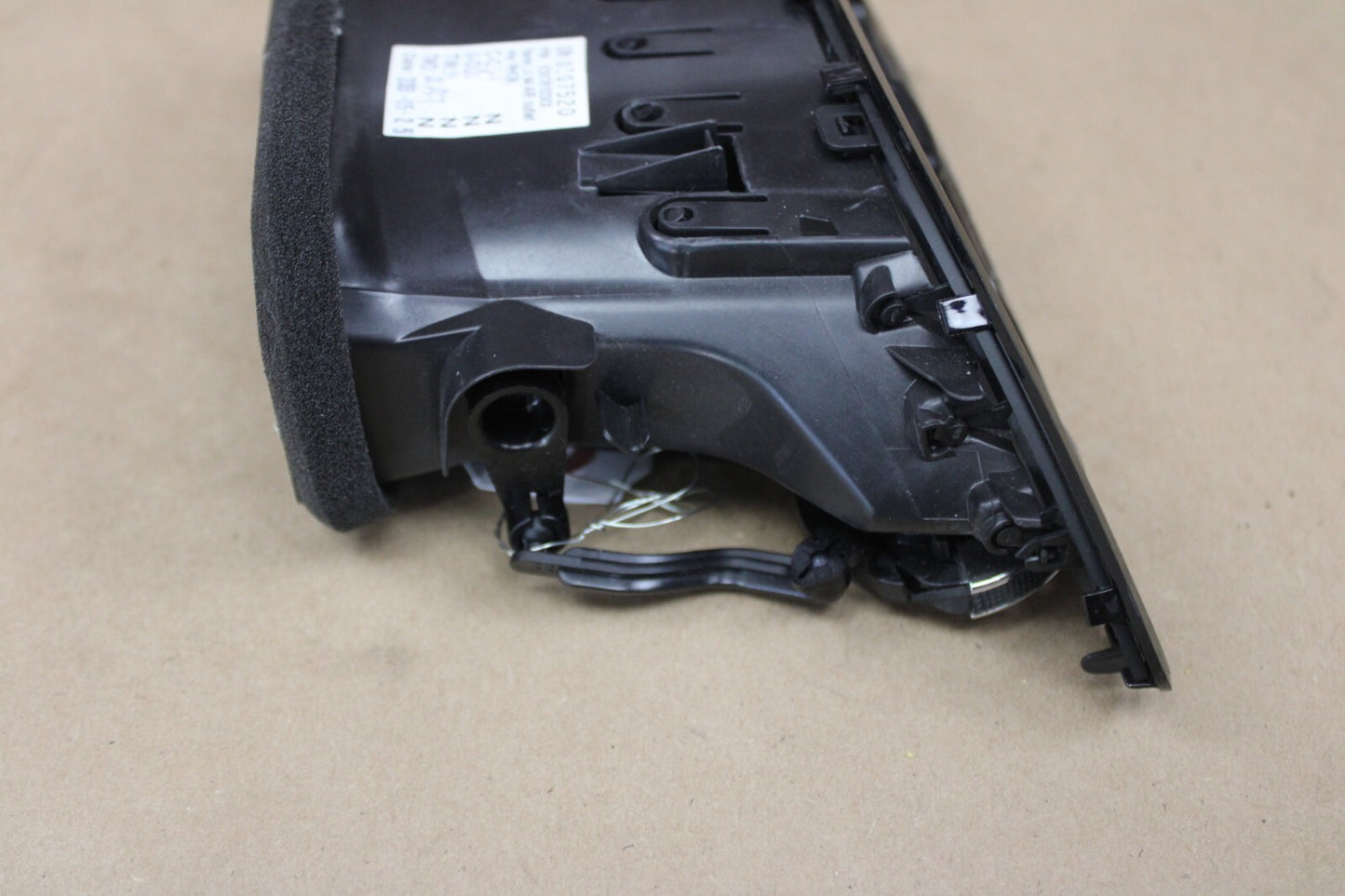 15-19 DODGE CHALLENGER DASH RIGHT SIDE AC AIR OUTLET VENT GRILLE OEM 5LE09SZ0AG