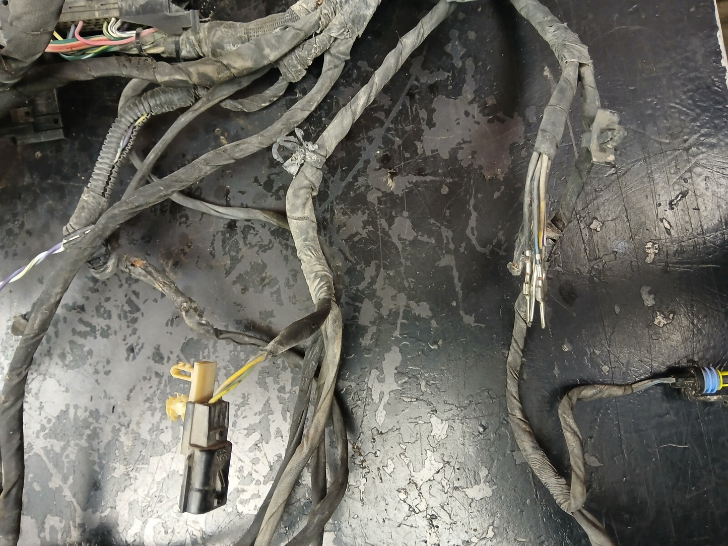 13 Dodge Challenger SRT Headlamp to Dash Wire Wiring Harness 68164174ab Damaged