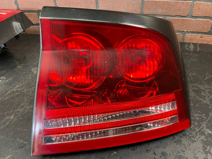 2006-2008 Dodge Charger Taillights Center Rear Brake Light 5174406AA 5174407AA