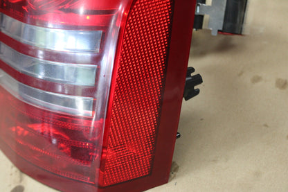 2005-2007 Chrysler 300 Rear Passenger RH Side Tail Light Taillight Lamp OEM