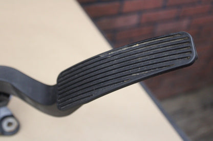 2005-2006 Charger Magnum 300 Accelerator & Brake Pedal 04861681AA
