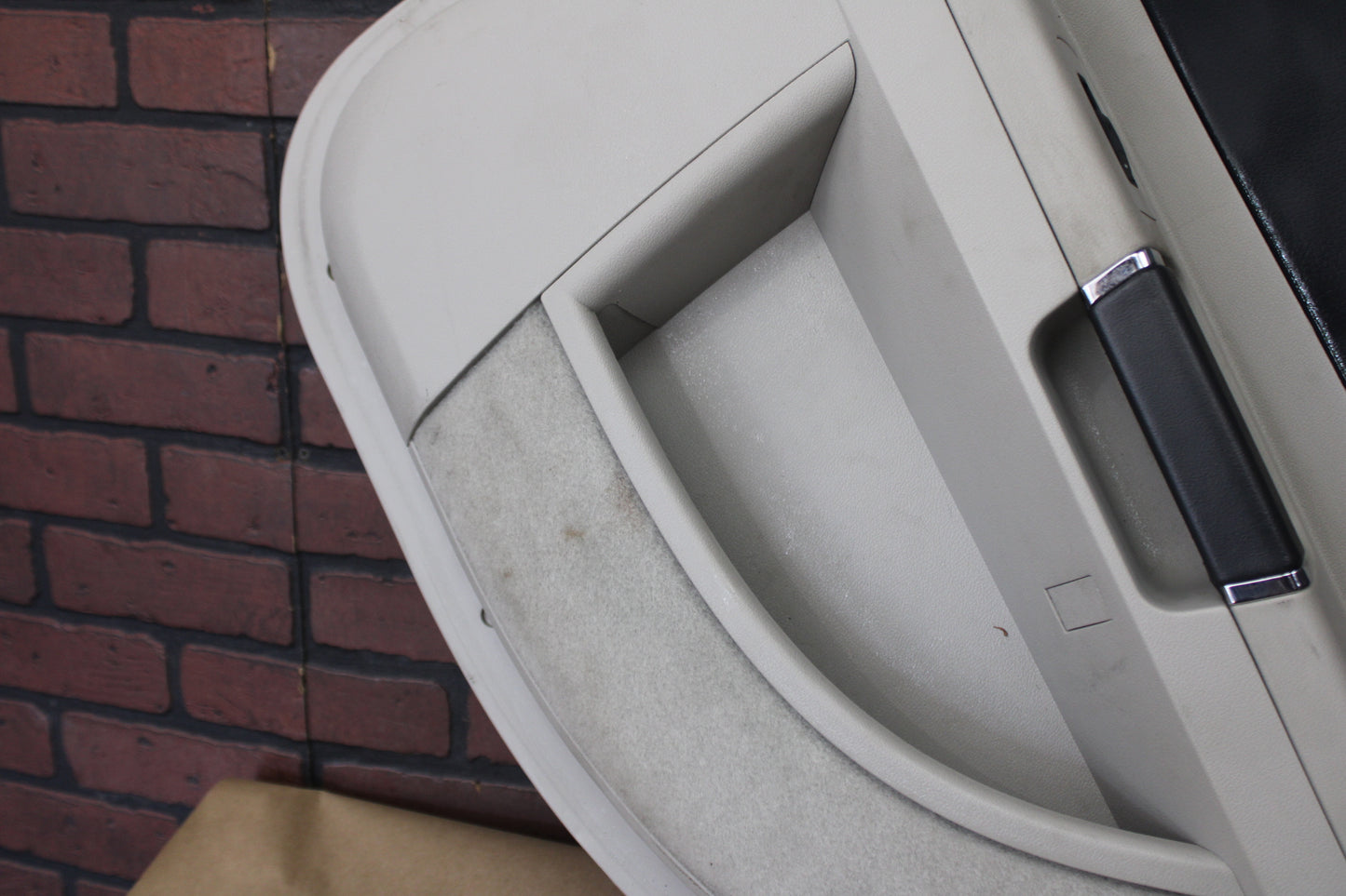 2005-2007 Chrysler 300 Rear Passenger RH Side Interior Door Trim Panel
