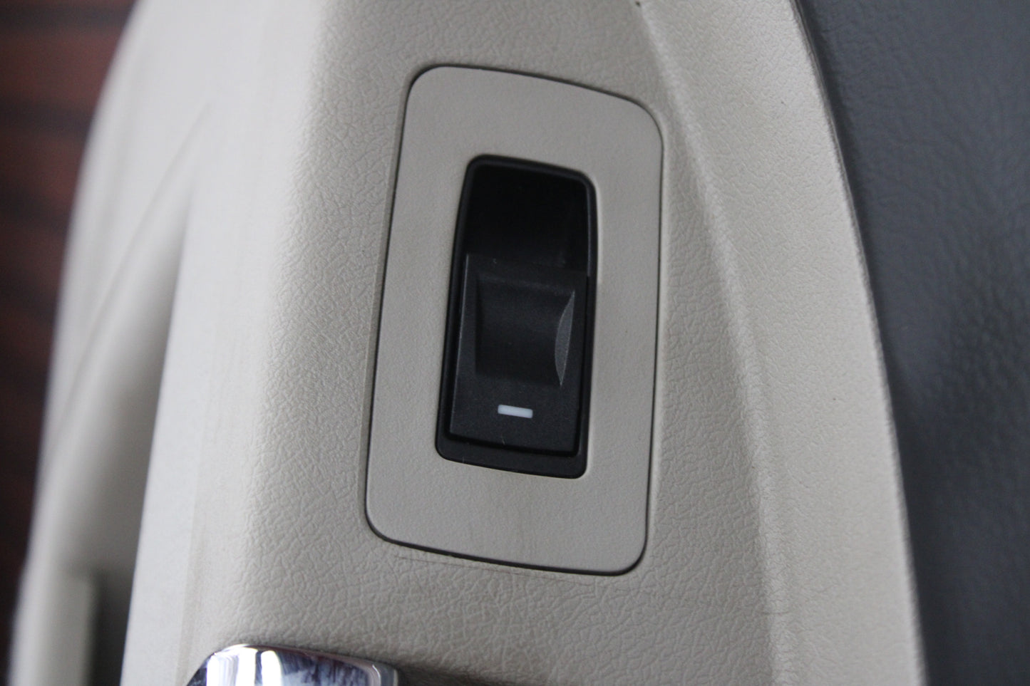 2005-2007 Chrysler 300 Rear Passenger RH Side Interior Door Trim Panel