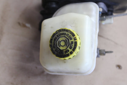 2005-2006 Chrysler 300 SRT Brake Booster Vacuum Master Cylinder 05290836AA