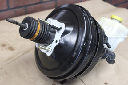 2005-2006 Chrysler 300 SRT Brake Booster Vacuum Master Cylinder 05290836AA