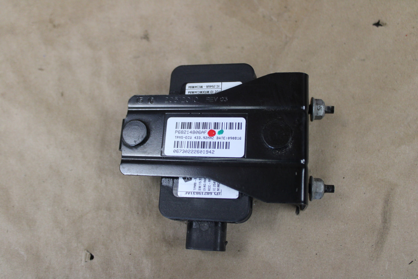 14-23 Charger Challenger 300 TPMS Tire Pressure Monitor Sensor Module OEM