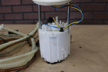 06-21 CHARGER CHALLENGER RIGHT AUXILIARY FUEL GAS PUMP ASSEMBLY OEM